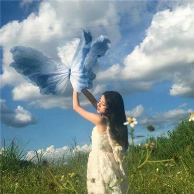 独家爆料：一线女星素颜现身菜市场，公司火速否认，一个月